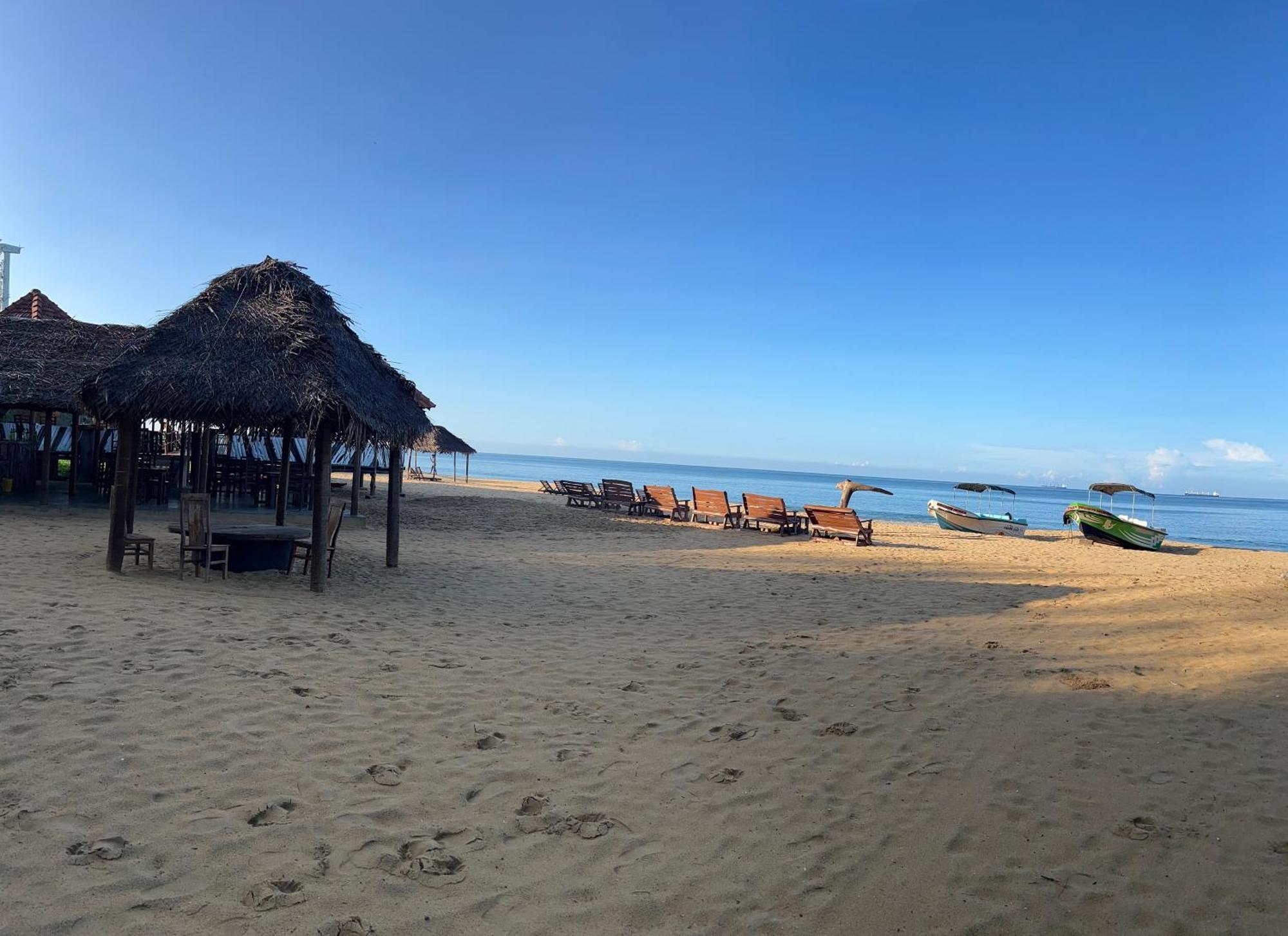 Omeesha Beach Hotel Kalpitiya Buitenkant foto